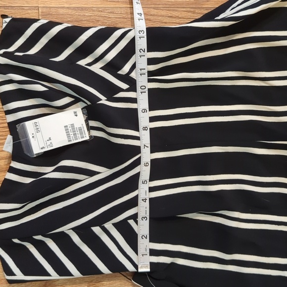 Strapless jumpsuit black white striped size 6 cropped wide leg belted H&M NEW - Picture 3 of 6
